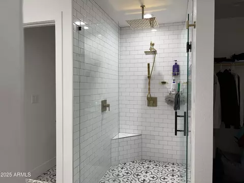 Bath - 2329 W Bloch Rd, Phoenix, AZ 85041 photo 6 of 7