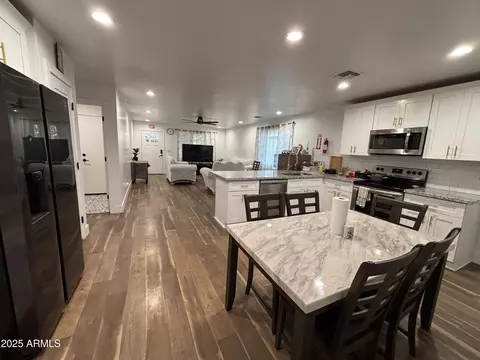 Kitchen - 2329 W Bloch Rd, Phoenix, AZ 85041 photo 1 of 8