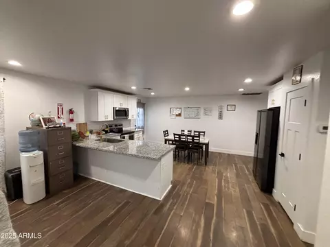 Kitchen - 2329 W Bloch Rd, Phoenix, AZ 85041 photo 2 of 8