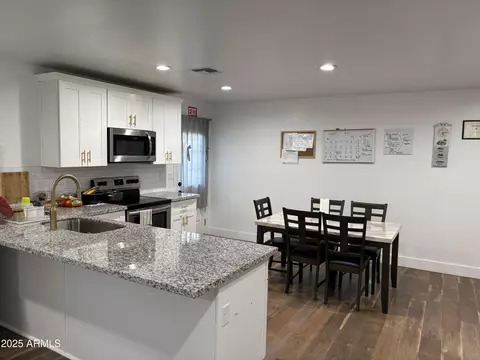 Kitchen - 2329 W Bloch Rd, Phoenix, AZ 85041 photo 3 of 8