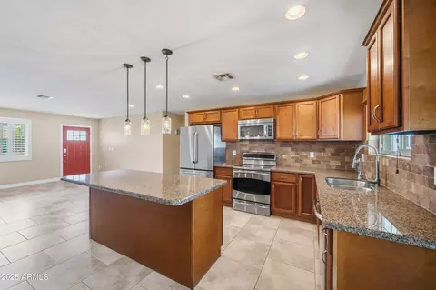 3818 E Yucca St, Phoenix, AZ 85028 photo 9