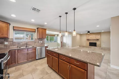 3818 E Yucca St, Phoenix, AZ 85028 photo 10
