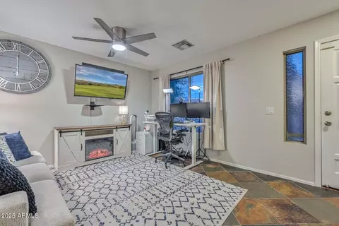 Living - 26480 N 68th Dr, Peoria, AZ 85383 photo 2 of 4