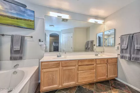Bath - 26480 N 68th Dr, Peoria, AZ 85383 photo 2 of 3