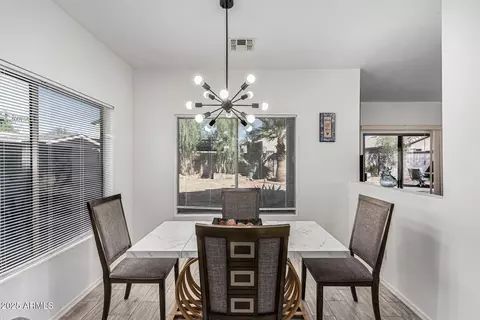 Dining - 6350 W Hess St, Phoenix, AZ 85043 photo 1 of 2