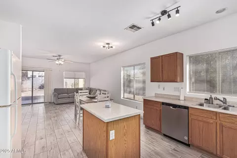 Kitchen - 6350 W Hess St, Phoenix, AZ 85043 photo 4 of 4