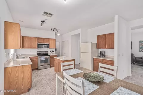 Kitchen - 6350 W Hess St, Phoenix, AZ 85043 photo 1 of 4