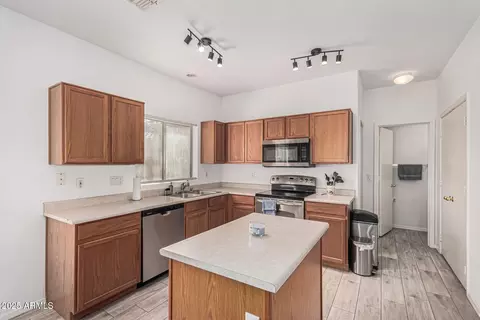 Kitchen - 6350 W Hess St, Phoenix, AZ 85043 photo 2 of 4