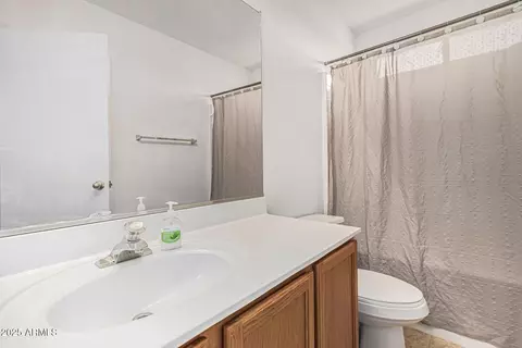 Bath - 6350 W Hess St, Phoenix, AZ 85043 photo 3 of 3