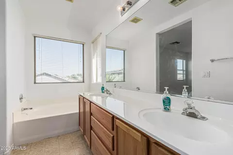 Bath - 6350 W Hess St, Phoenix, AZ 85043 photo 1 of 3