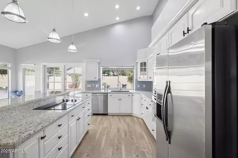 Kitchen - 16633 S 14th St, Phoenix, AZ 85048 photo 2 of 2