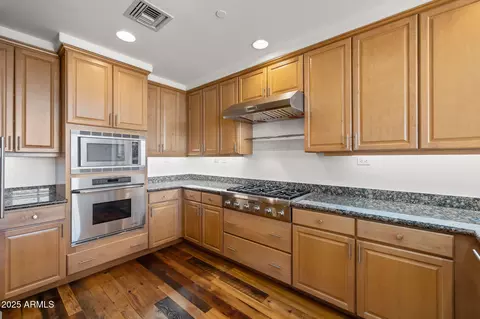 Kitchen - 2211 E Camelback Rd #607, Phoenix, AZ 85016 photo 2 of 3
