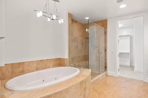 Bath - 2211 E Camelback Rd #607, Phoenix, AZ 85016 photo 2 of 4