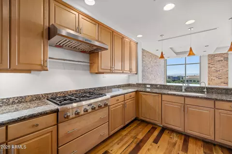 Kitchen - 2211 E Camelback Rd #607, Phoenix, AZ 85016 photo 1 of 3
