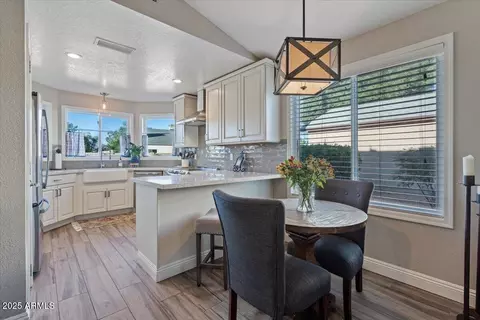 Kitchen - 3005 E Siesta Ln, Phoenix, AZ 85050 photo 1 of 4