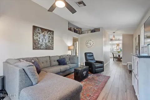 Living - 3005 E Siesta Ln, Phoenix, AZ 85050 photo 4 of 4
