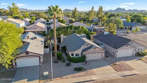 View/Area - 3005 E Siesta Ln, Phoenix, AZ 85050 photo 1 of 5