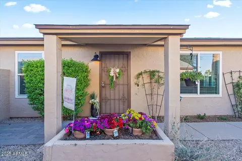 Exterior - 3005 E Siesta Ln, Phoenix, AZ 85050 photo 2 of 5