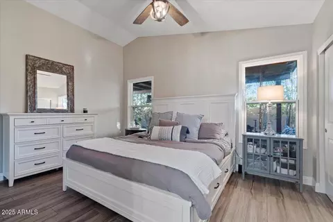 Bedroom - 3005 E Siesta Ln, Phoenix, AZ 85050 photo 3 of 5