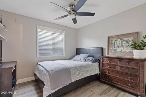 Bedroom - 3005 E Siesta Ln, Phoenix, AZ 85050 photo 5 of 5