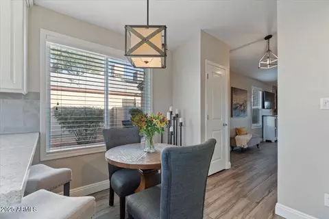 Dining - 3005 E Siesta Ln, Phoenix, AZ 85050 photo 2 of 2