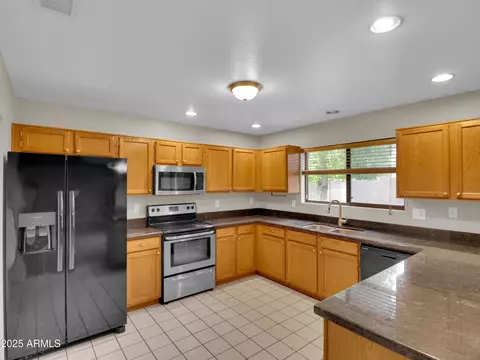3015 W Patrick Ln, Phoenix, AZ 85027 photo 4
