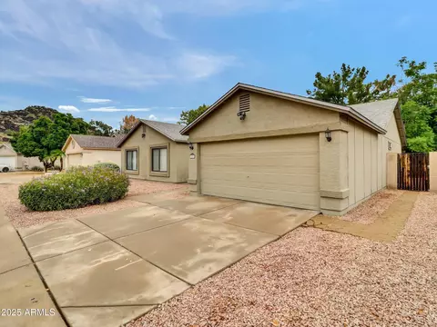 3015 W Patrick Ln, Phoenix, AZ 85027 photo 2