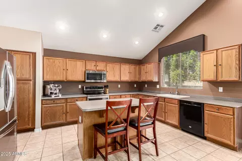 Kitchen - 9822 E Lompoc Ave, Mesa, AZ 85209 photo 2 of 3