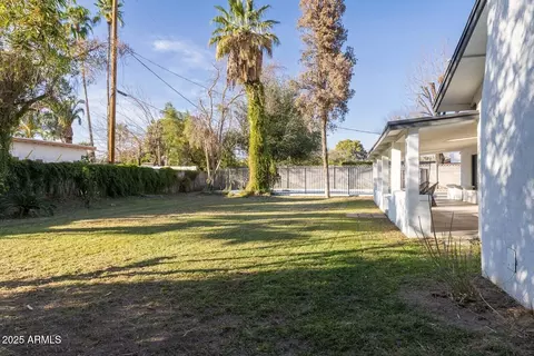 Exterior - 8002 N 5th Ave, Phoenix, AZ 85021 photo 4 of 15