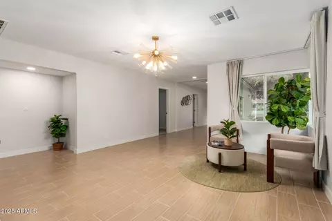 Living - 8002 N 5th Ave, Phoenix, AZ 85021 photo 2 of 5
