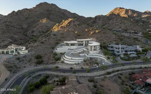 6800 N 39th Pl, Paradise Valley, AZ 85253