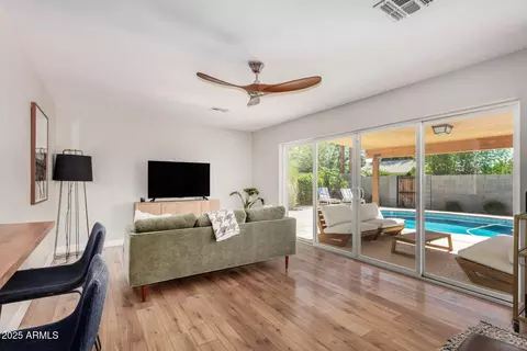 Living - 1017 E Rose Ln, Phoenix, AZ 85014 photo 3 of 4