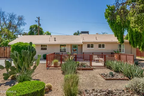 Exterior - 1017 E Rose Ln, Phoenix, AZ 85014 photo 3 of 9