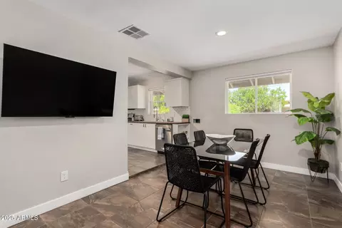 Dining - 1017 E Rose Ln, Phoenix, AZ 85014 photo 1 of 1