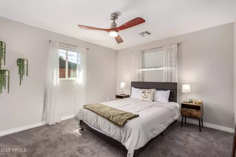 Bedroom - 1017 E Rose Ln, Phoenix, AZ 85014 photo 4 of 5
