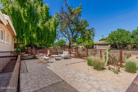 Exterior - 1017 E Rose Ln, Phoenix, AZ 85014 photo 5 of 9