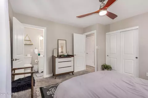 Bedroom - 1017 E Rose Ln, Phoenix, AZ 85014 photo 3 of 5