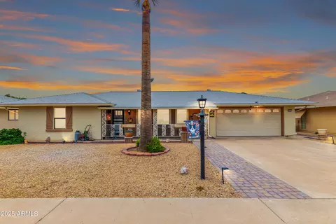 9517 W Indian Hills Dr, Sun City, AZ 85351