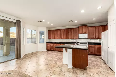 Kitchen - 3764 E Sexton St, Gilbert, AZ 85295 photo 3 of 4