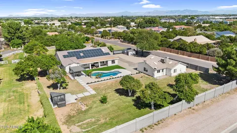 View/Area - 18047 E Vencino St, Gilbert, AZ 85298 photo 10 of 12