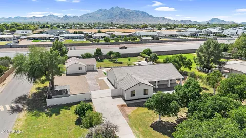 View/Area - 18047 E Vencino St, Gilbert, AZ 85298 photo 5 of 12