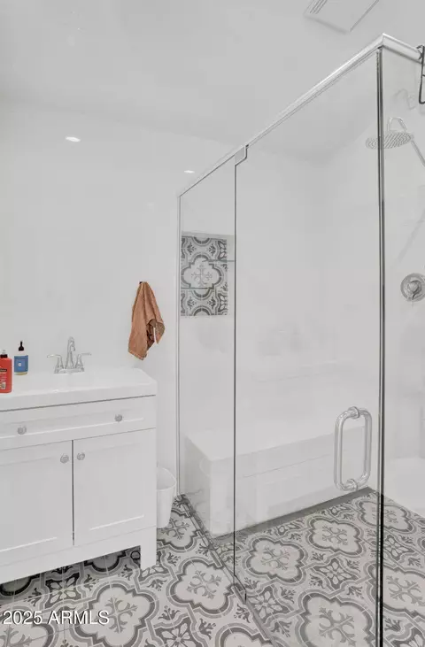 Bath - 18047 E Vencino St, Gilbert, AZ 85298 photo 5 of 5