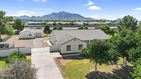 View/Area - 18047 E Vencino St, Gilbert, AZ 85298 photo 1 of 12