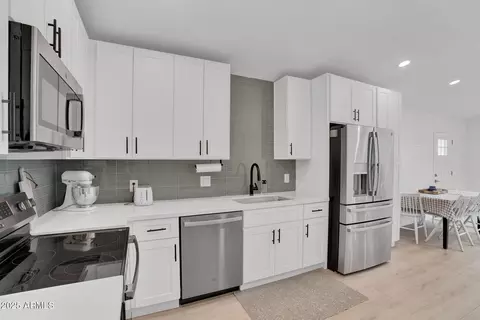 Kitchen - 18047 E Vencino St, Gilbert, AZ 85298 photo 8 of 8