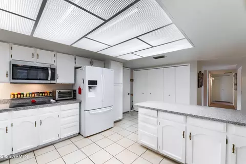 Kitchen - 1063 Leisure World --, Mesa, AZ 85206 photo 3 of 4