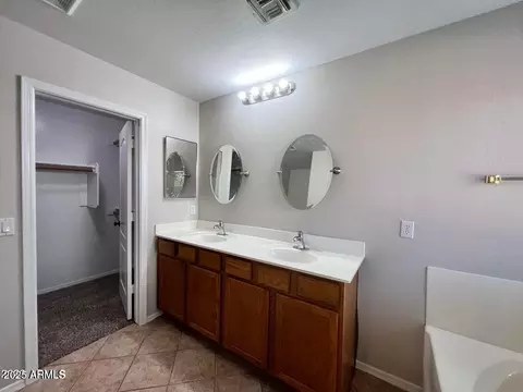 Bath - 4886 E Thunderbird Dr, Chandler, AZ 85249 photo 3 of 3