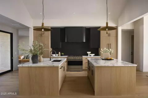 Kitchen - 4215 N 34th St, Phoenix, AZ 85018 photo 3 of 4