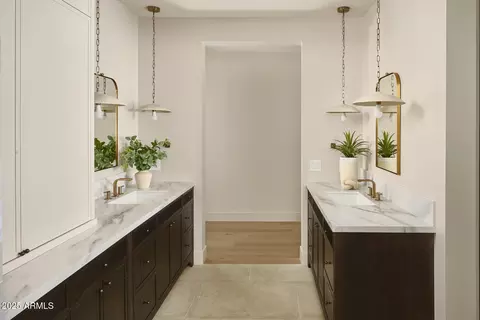 Bath - 4215 N 34th St, Phoenix, AZ 85018 photo 1 of 6