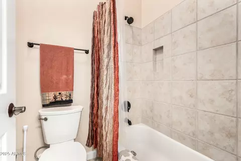 Bath - 8034 E Sugarloaf Cir, Mesa, AZ 85207 photo 5 of 6