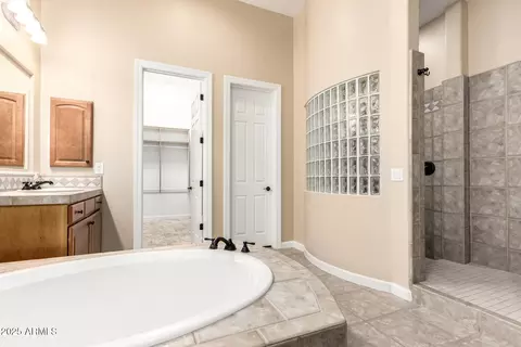 Bath - 8034 E Sugarloaf Cir, Mesa, AZ 85207 photo 2 of 6